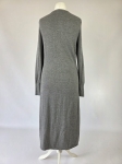 Długi szary kardigan damski zapinany na guziki marki H by Halston to elegancki sweter maxi z rozcięciami, który doskonale podkreśli kobiecą sylwetkę w codziennych i eleganckich stylizacjach