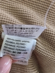 Damska żółta kurtka koszulowa Levi’s o pikowanej strukturze i luźnym kroju to stylowe okrycie przejściowe idealne na co dzień