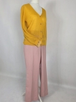Stylowy zestaw kobiecy - miodowy cardigan z moherem Cherry Paris z ozdobną koronką oraz pudroworóżowe spodnie z wysokim stanem