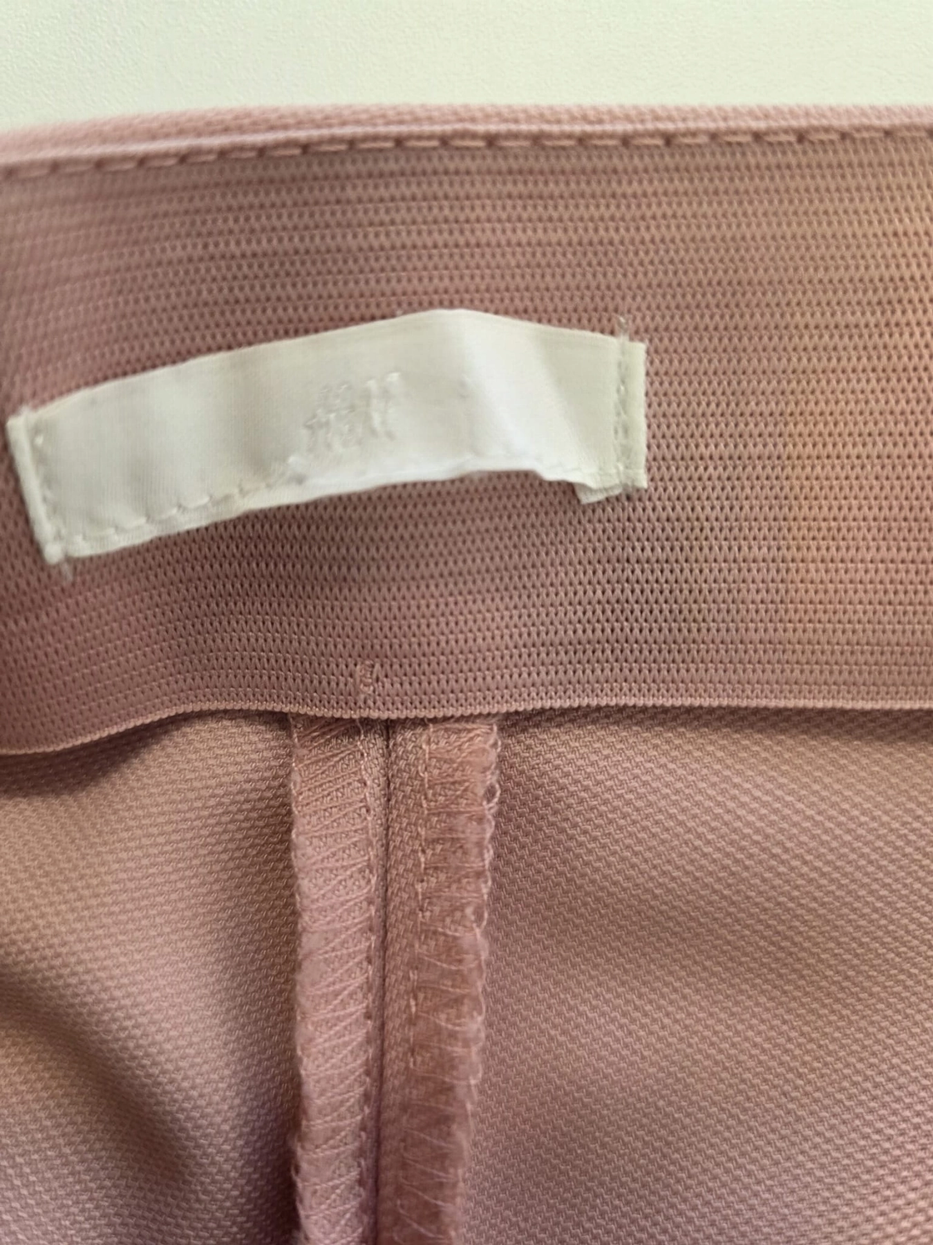 Stylowy zestaw kobiecy - miodowy cardigan z moherem Cherry Paris z ozdobną koronką oraz pudroworóżowe spodnie z wysokim stanem