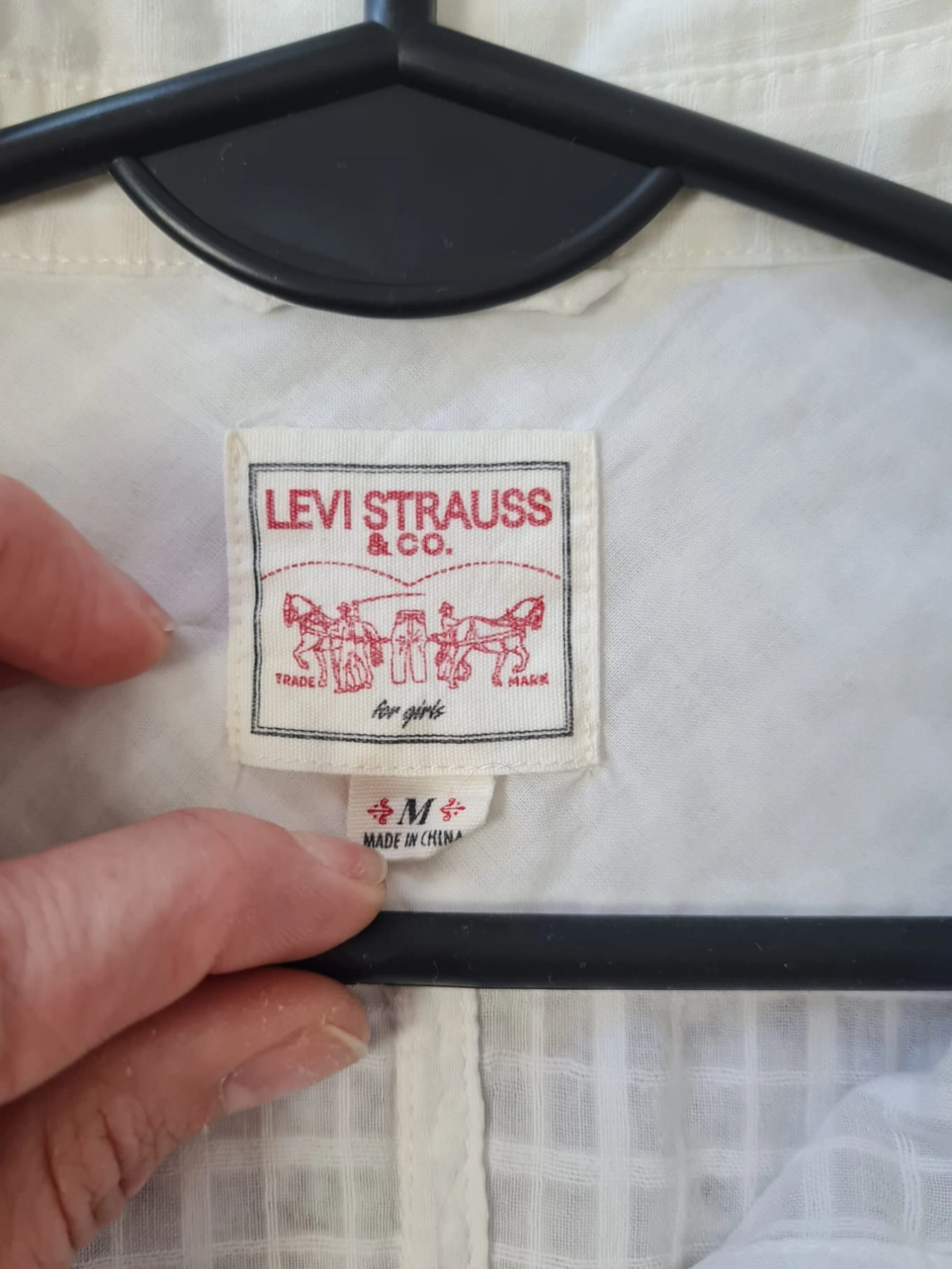 BIAŁA koszula LEVI'S – klasyka z wyrazem