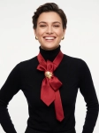 Czerwony krawat damski handmade z elegancką kokardą i złotymi guzikami retro to wyjątkowy dodatek do marynarek i koszul
