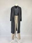 Elegancki komplet damski ze szarym kardiganem Zara Knit, koszulą Tom Tailor, spodniami oraz ozdobną broszką to stylowa stylizacja na co dzień i do pracy