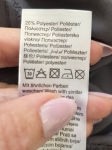 Elegancki komplet damski ze szarym kardiganem Zara Knit, koszulą Tom Tailor, spodniami oraz ozdobną broszką to stylowa stylizacja na co dzień i do pracy