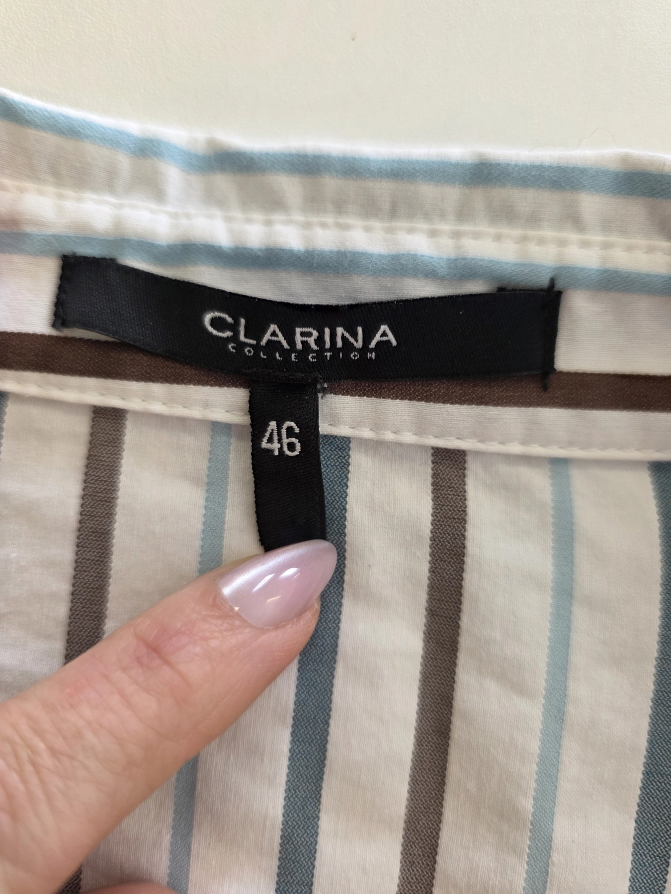Stylowy komplet damski ze szarym darmowym kardiganem Made in Italy, pasiastą koszulą Clarina oraz wygodnymi spodniami Jake’s na gumce
