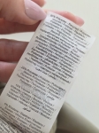 Stylowy komplet damski składający się z czarnej bluzki Simple, luźnego swetra Carla F. oraz eleganckich spodni Selected/Femme z wysokim stanem
