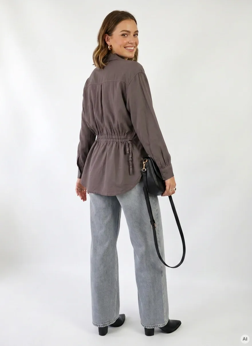 Damski komplet casualowy składający się z luźnej bluzki G-Star RAW oraz szarych jeansów wide leg marki ONLY