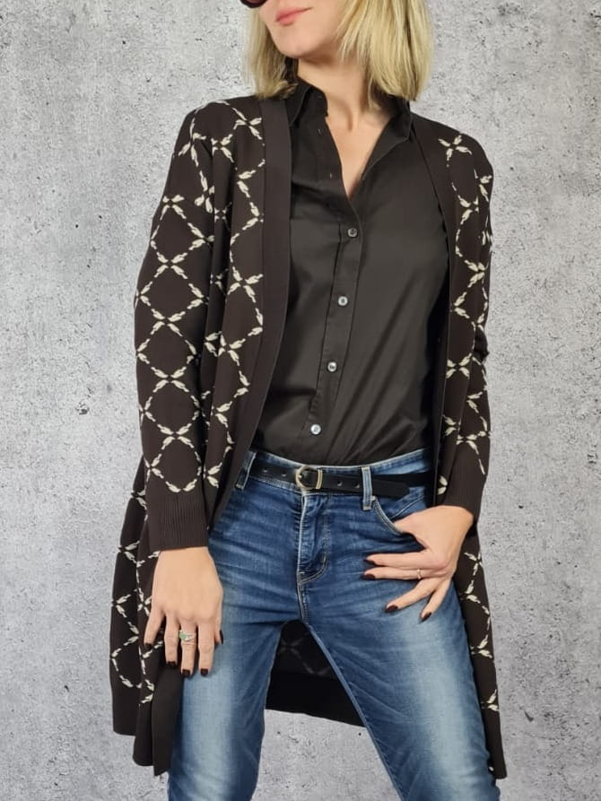 Kardigan Ochnik w zestawie z koszulą Marc O'Polo i spodniami Levi's