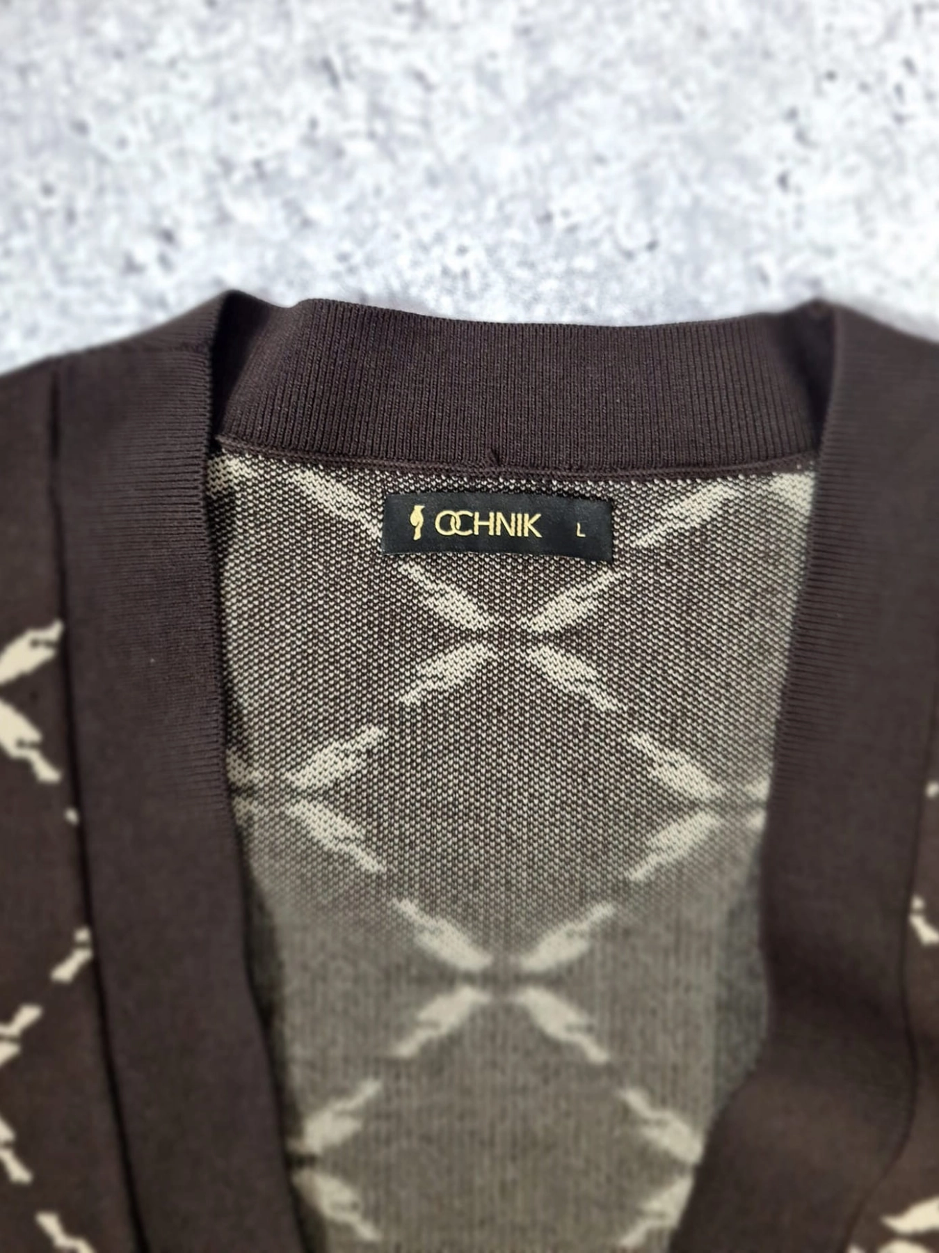 Kardigan Ochnik w zestawie z koszulą Marc O'Polo i spodniami Levi's