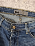 Kardigan Ochnik w zestawie z koszulą Marc O'Polo i spodniami Levi's