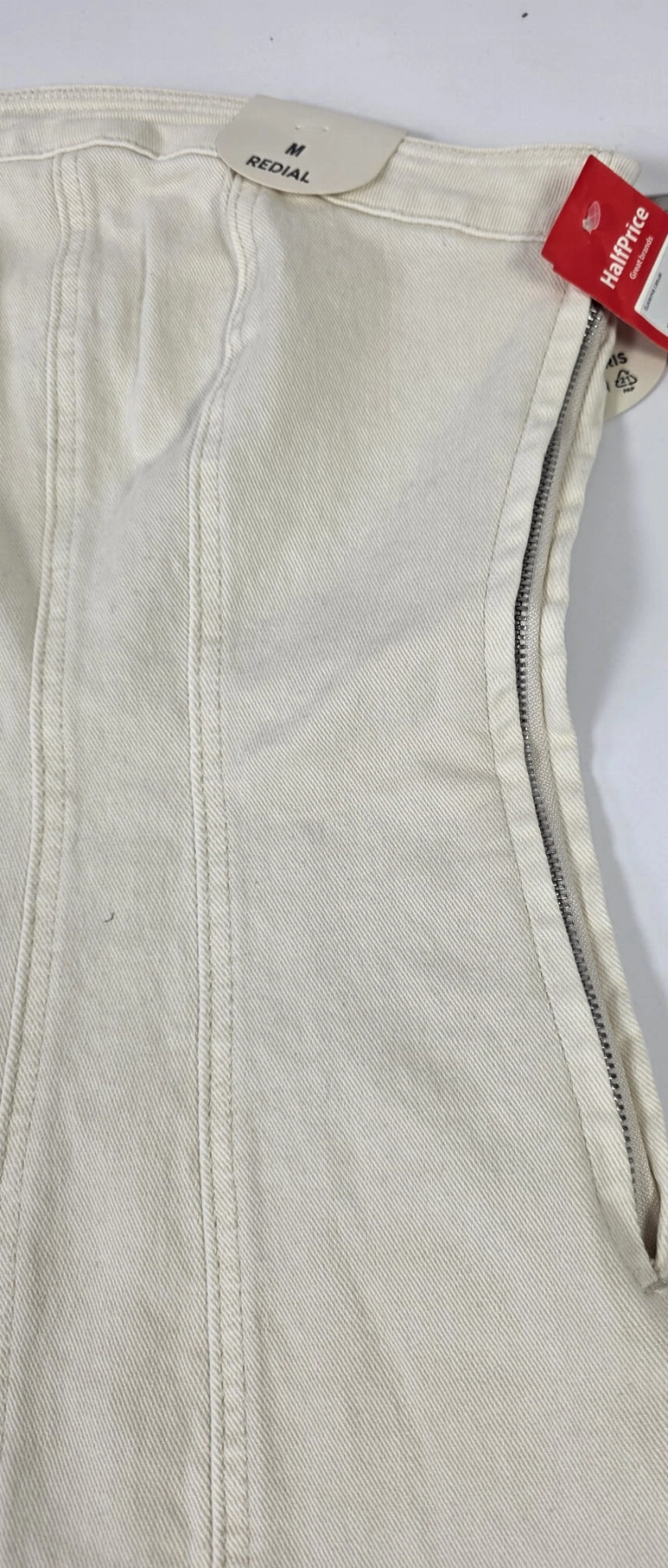 Kremowa sukienka REDIAL i liliowy t-shirt C&amp;a mp;amp;A