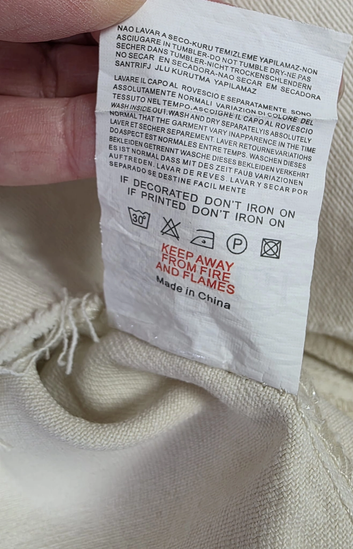 Kremowa sukienka REDIAL i liliowy t-shirt C&amp;A