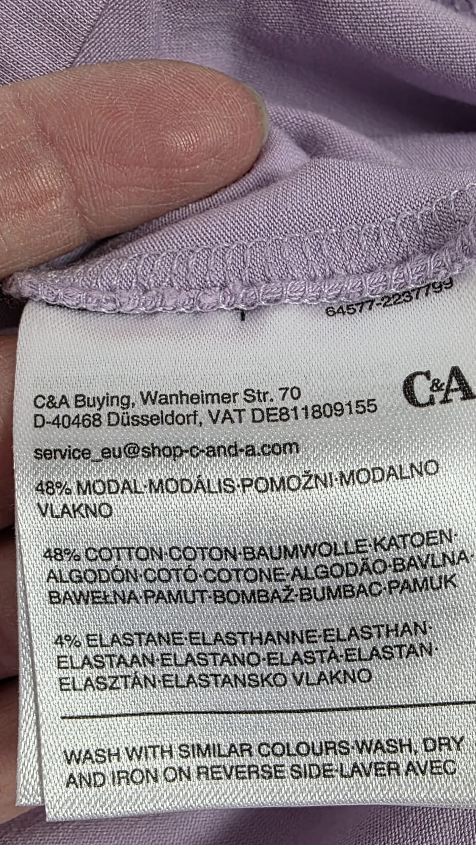 Kremowa sukienka REDIAL i liliowy t-shirt C&amp;A