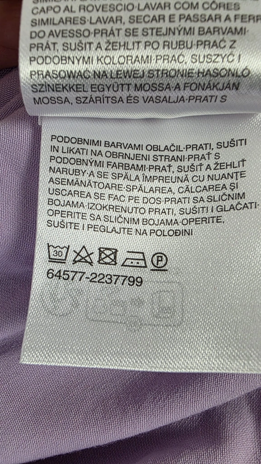 Kremowa sukienka REDIAL i liliowy t-shirt C&amp;A
