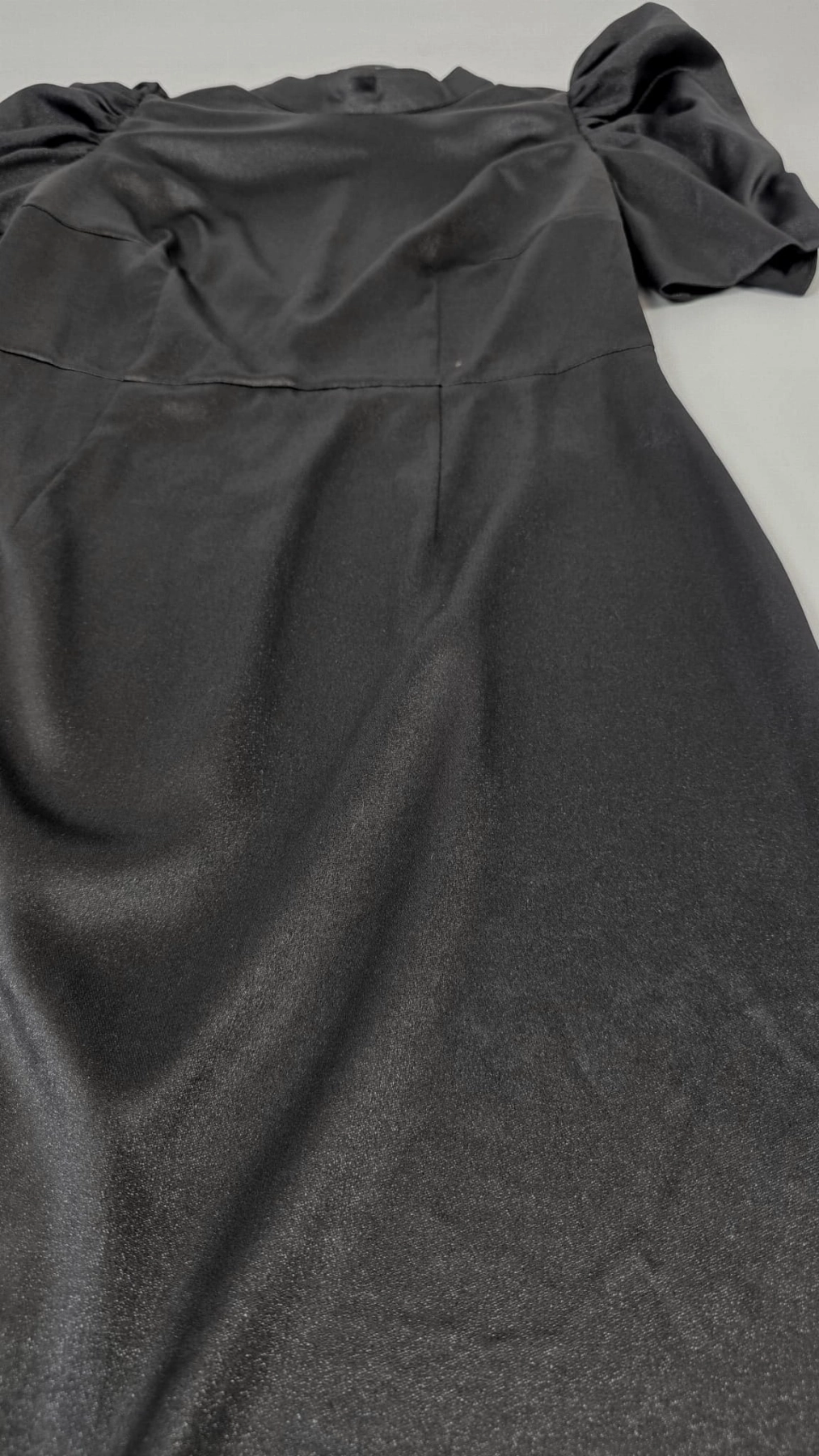 Czarna elegancka sukienka  H&amp;M