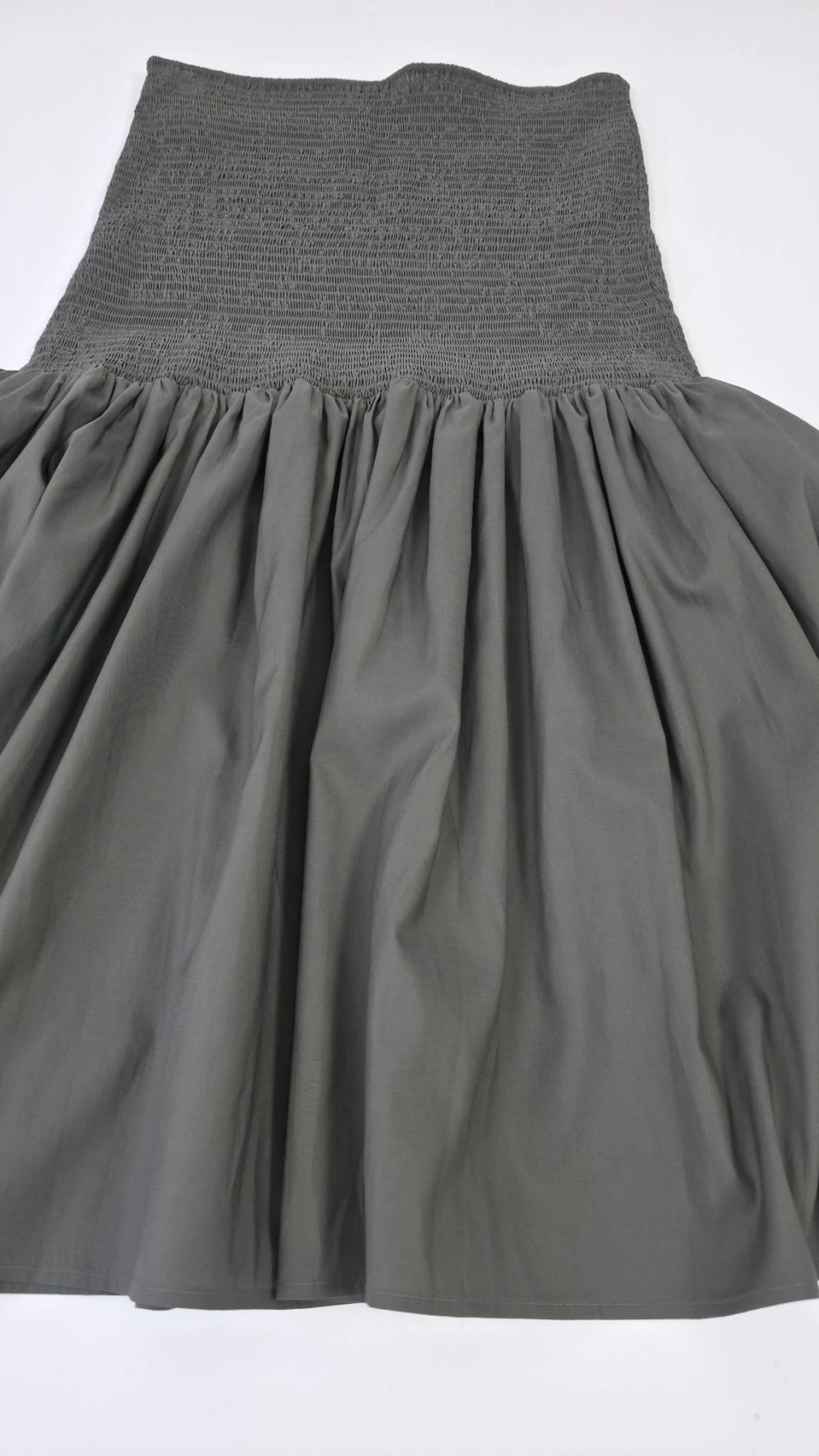 Letnia Sukienka - ciemny khaki ARKET