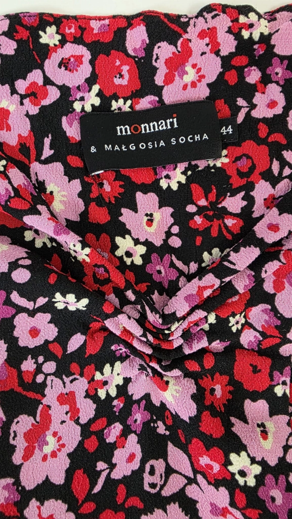 Sukienka midi kwiecisty róż MONNARI &amp; Małgosia Socha