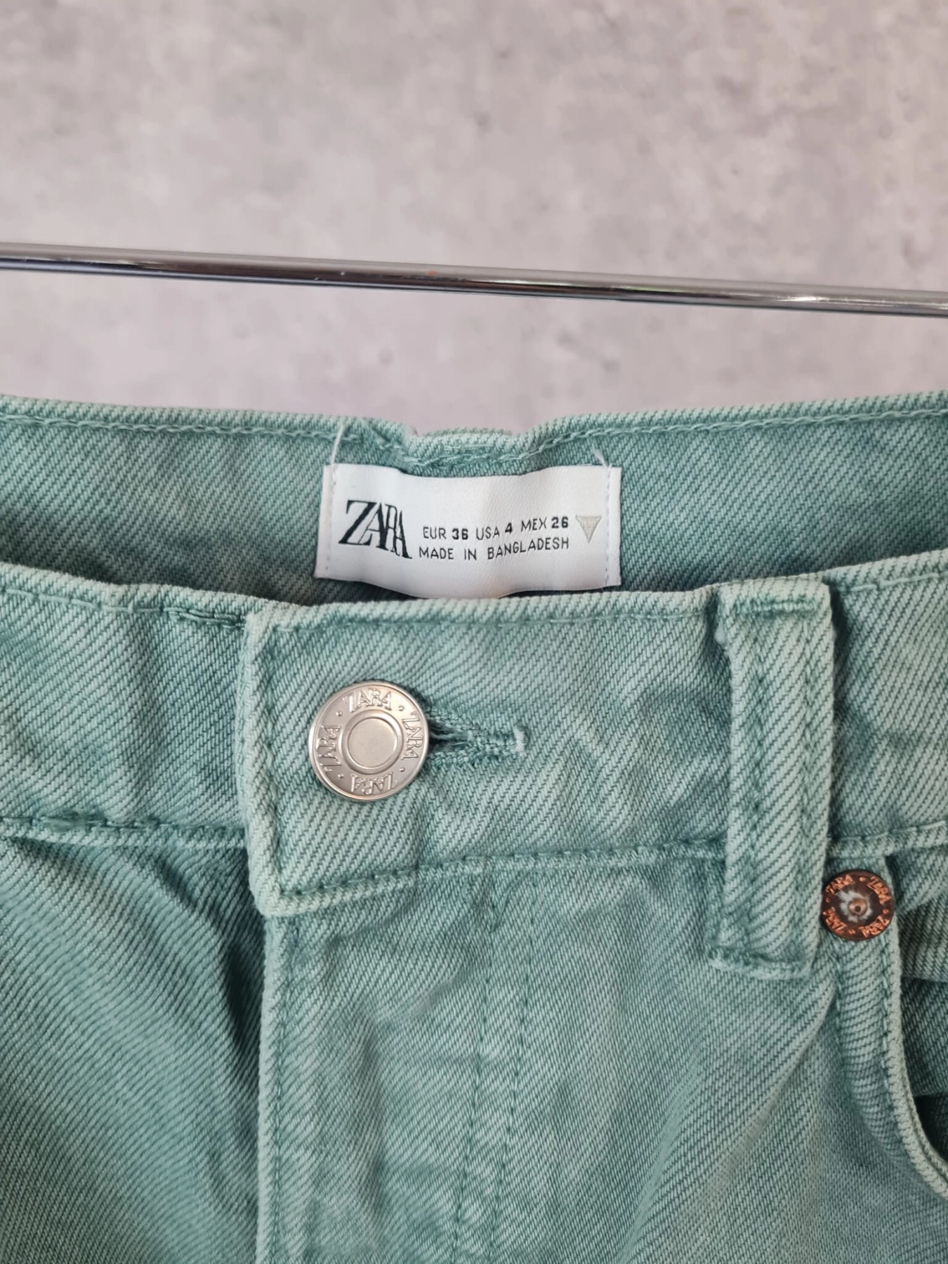 Kamizelka puchowa!, golf oraz jeansy miętowe ZARA