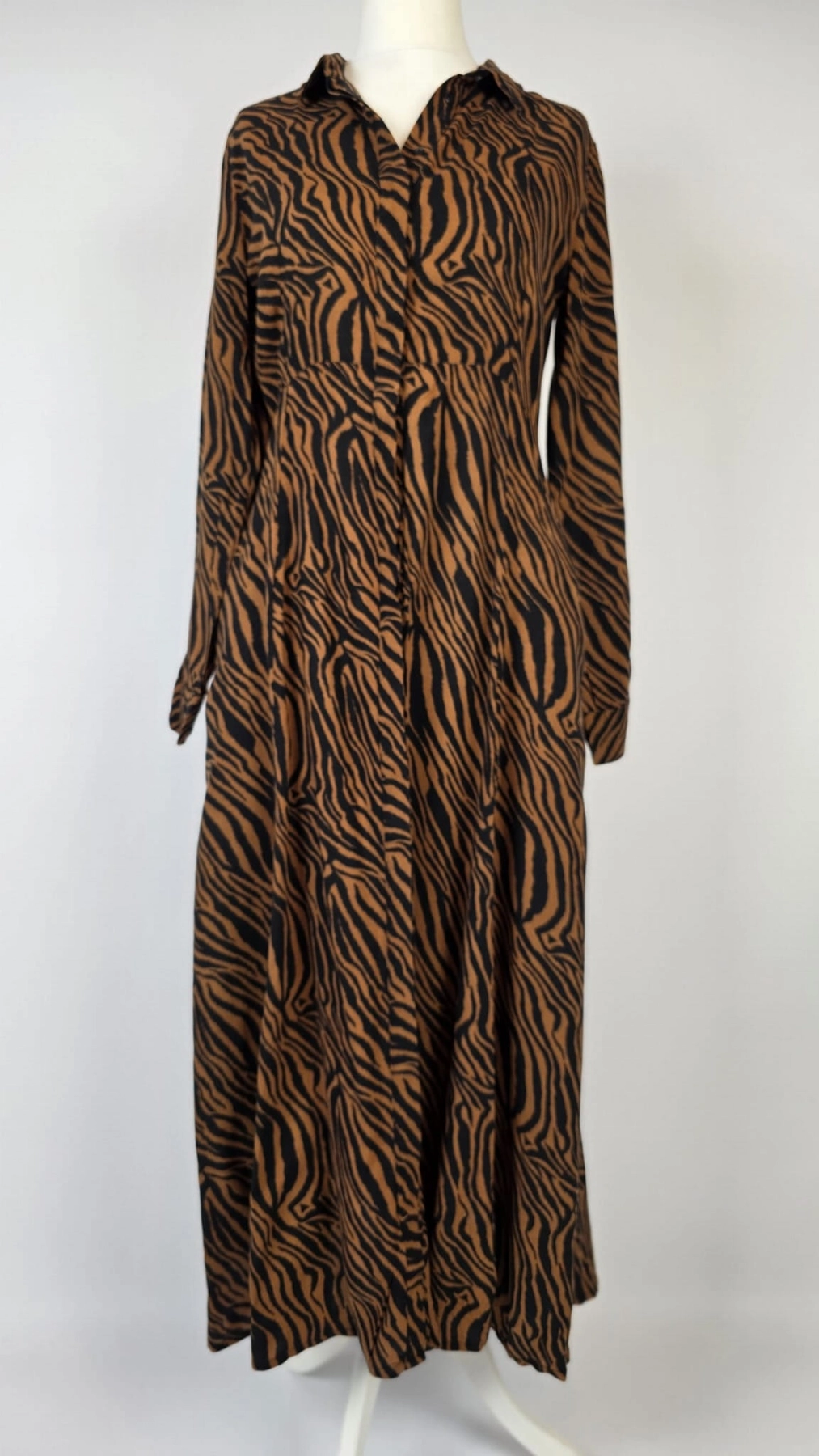 Sukienka maxi - dzika elegancja w wydaniu premium