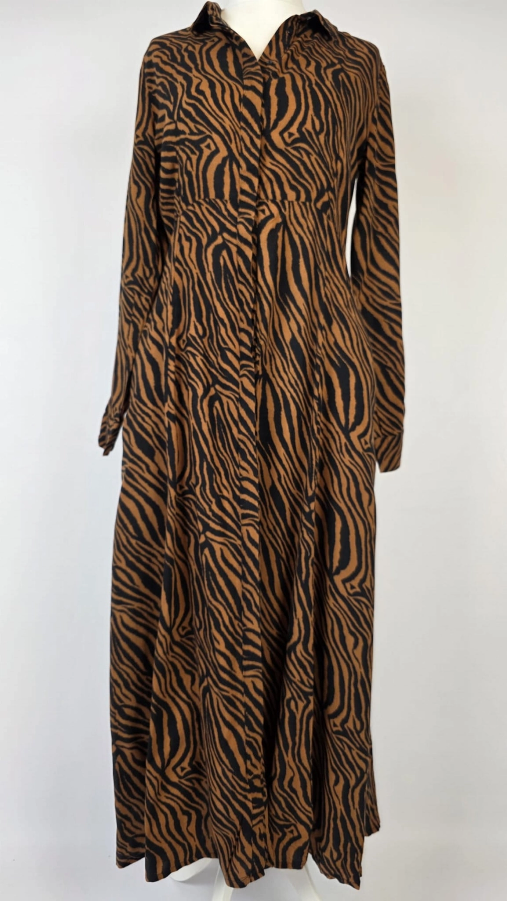 Sukienka maxi - dzika elegancja w wydaniu premium