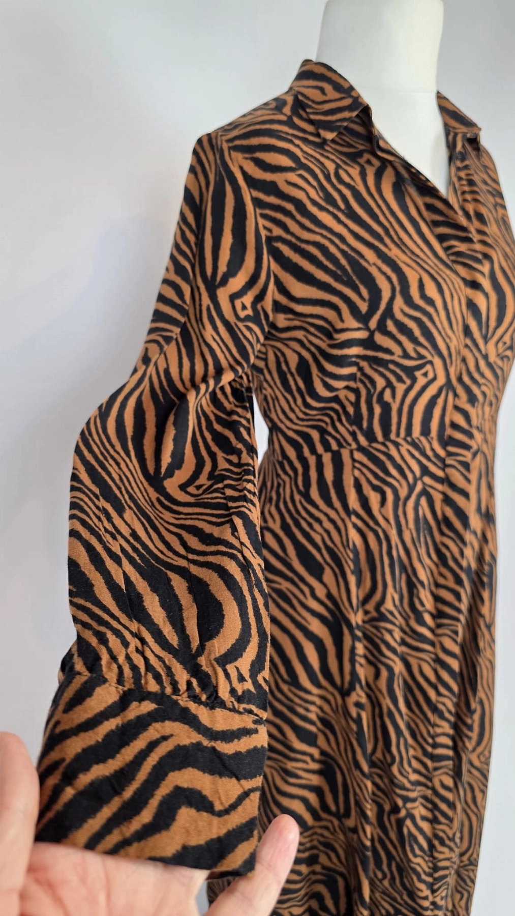 Sukienka maxi - dzika elegancja w wydaniu premium