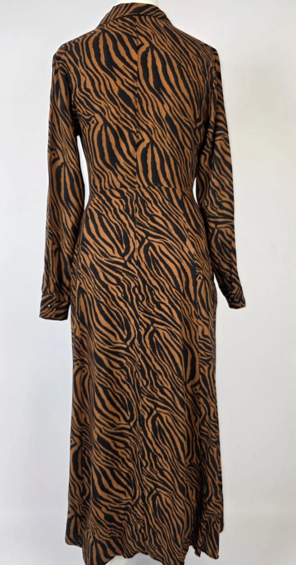 Sukienka maxi - dzika elegancja w wydaniu premium