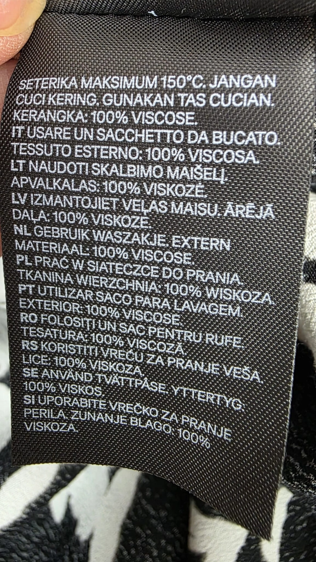 Sukienka w Paski z Detalem na Plecach