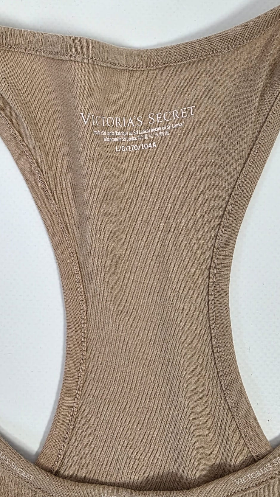 Szałwiowy dres OUTHORN oraz koszulka Victoria's Secret