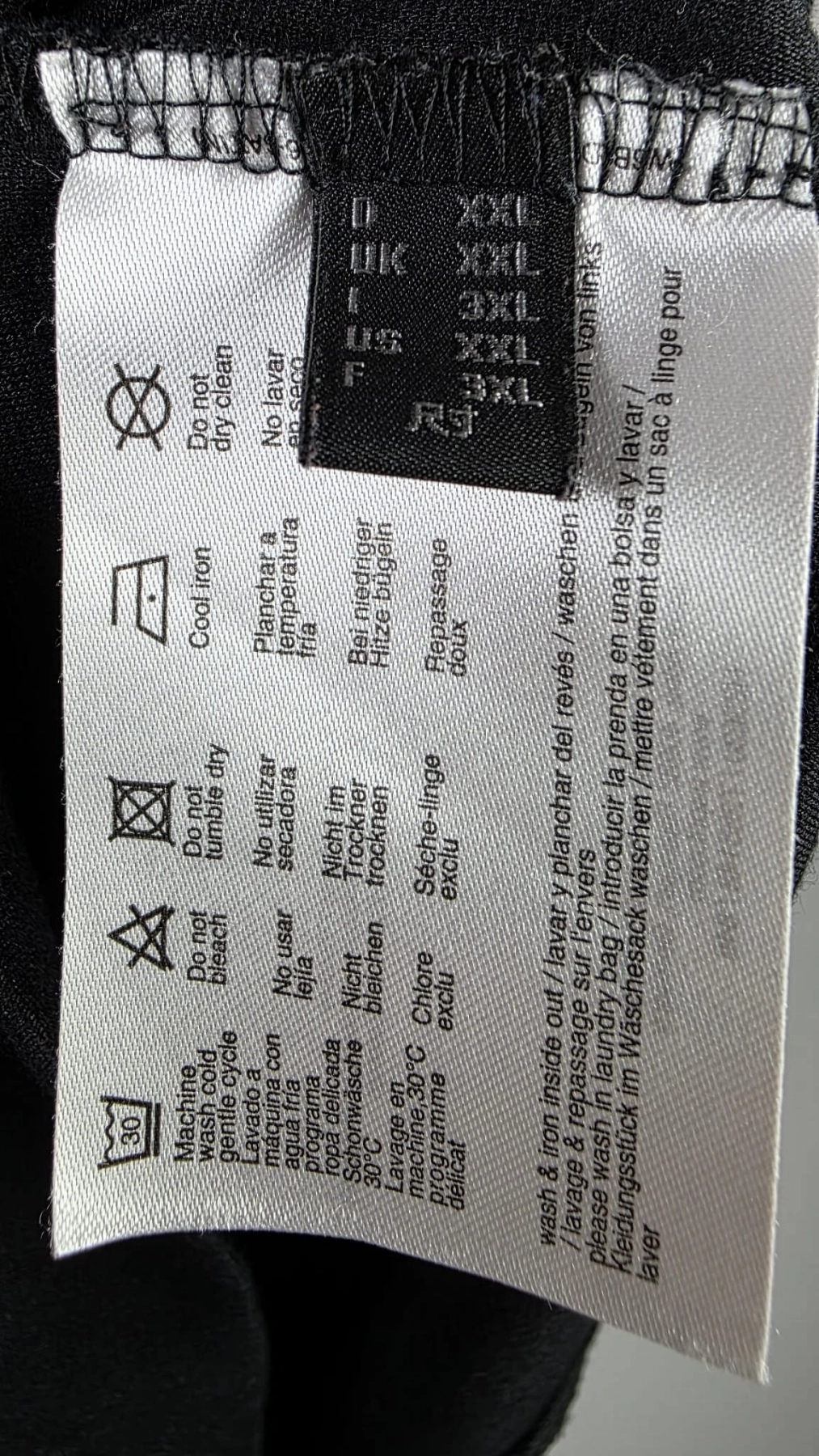 Rockowa Mała Czarna ESPRIT