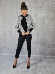 Kurtka typu bomber z unikalnym printem 'SOLAR', czarny dzianinowy golf 'H&amp;M' oraz spodnie 'Intimissimi'