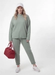 Szałwiowy dres OUTHORN oraz koszulka Victoria Secret