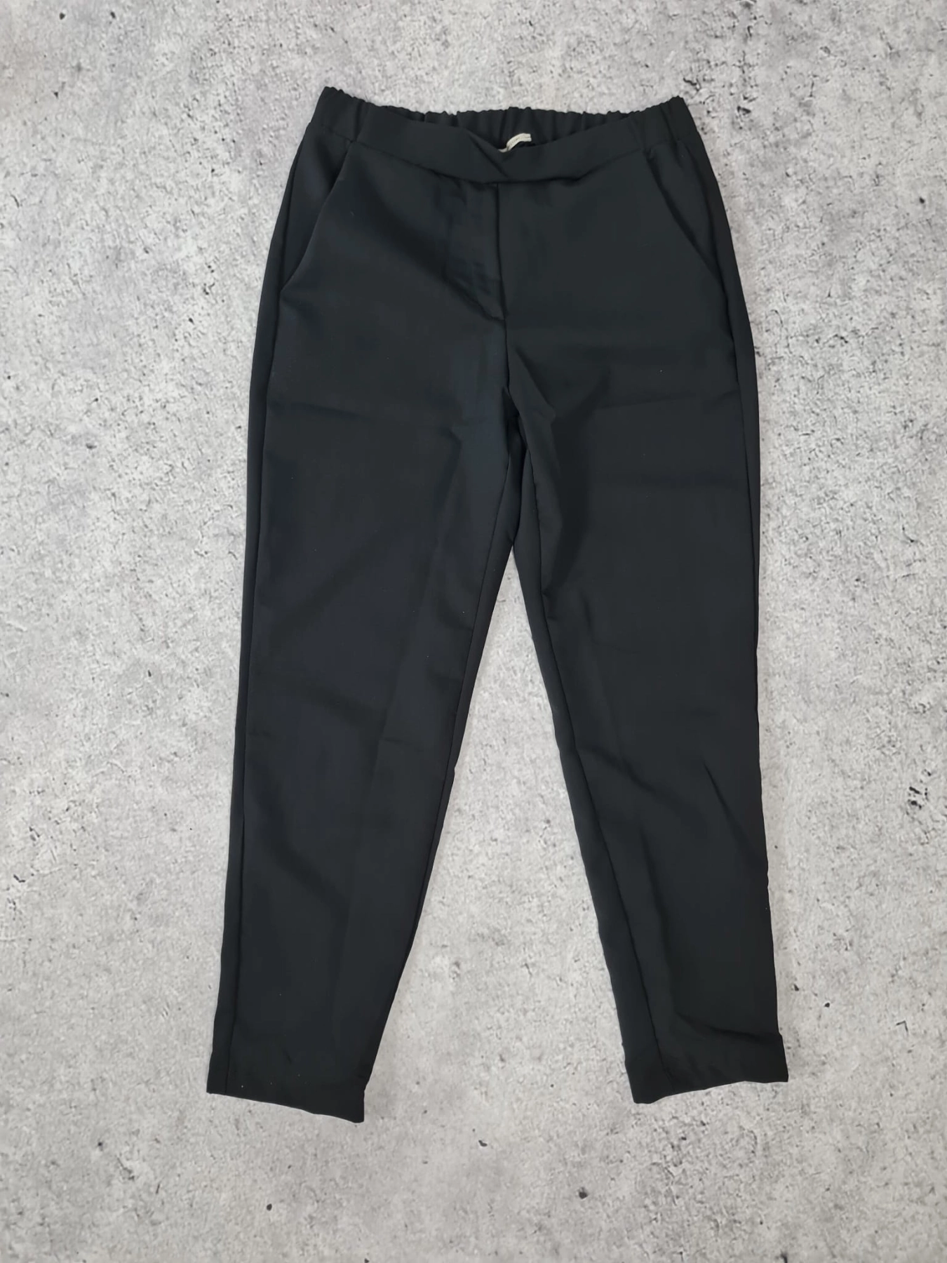 Kurtka typu bomber z unikalnym printem 'SOLAR', czarny dzianinowy golf 'H&amp;M' oraz spodnie 'Intimissimi'