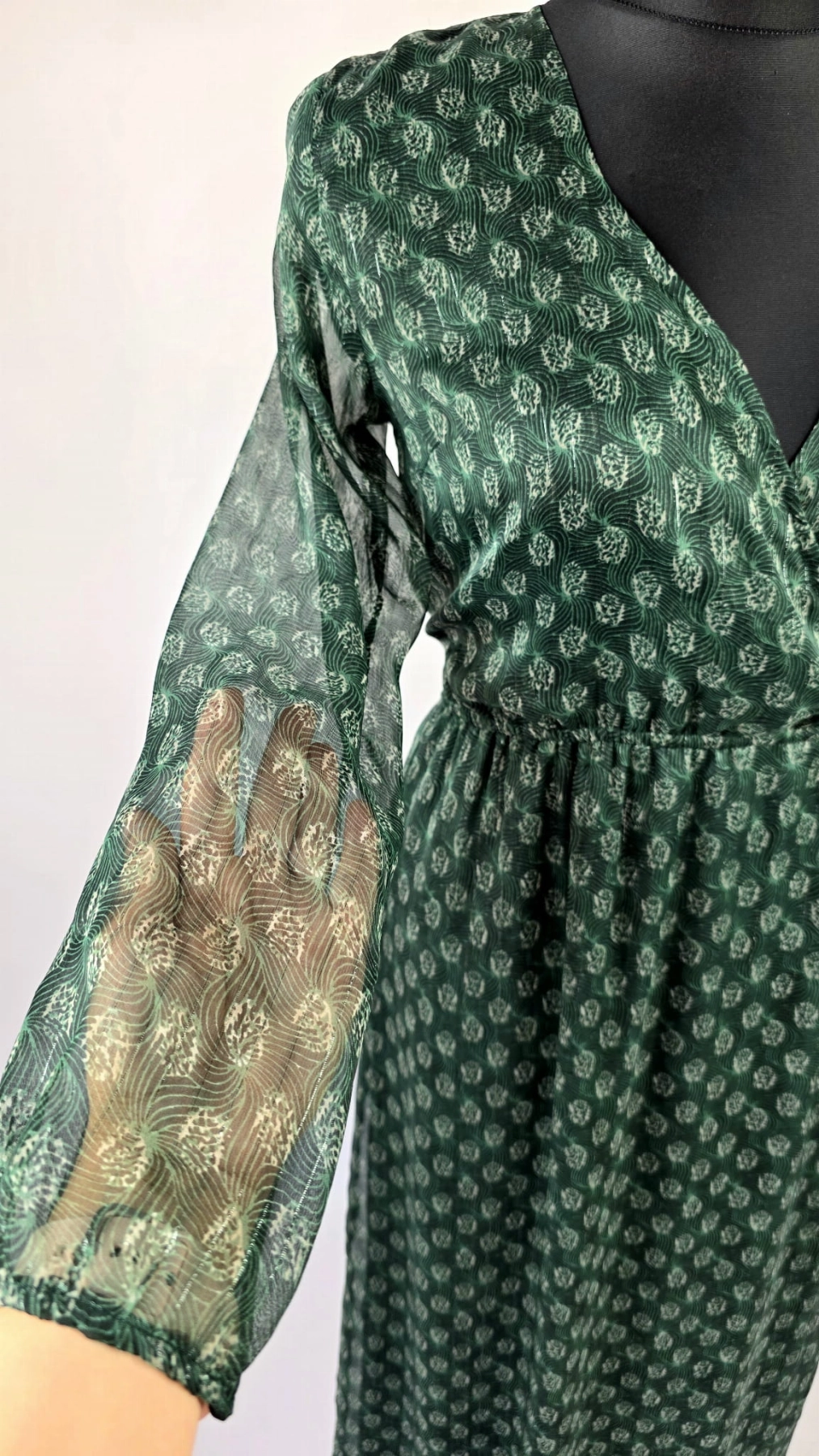 Elegancka sukienka maxi w butelkowej zieleni NEO MOIR