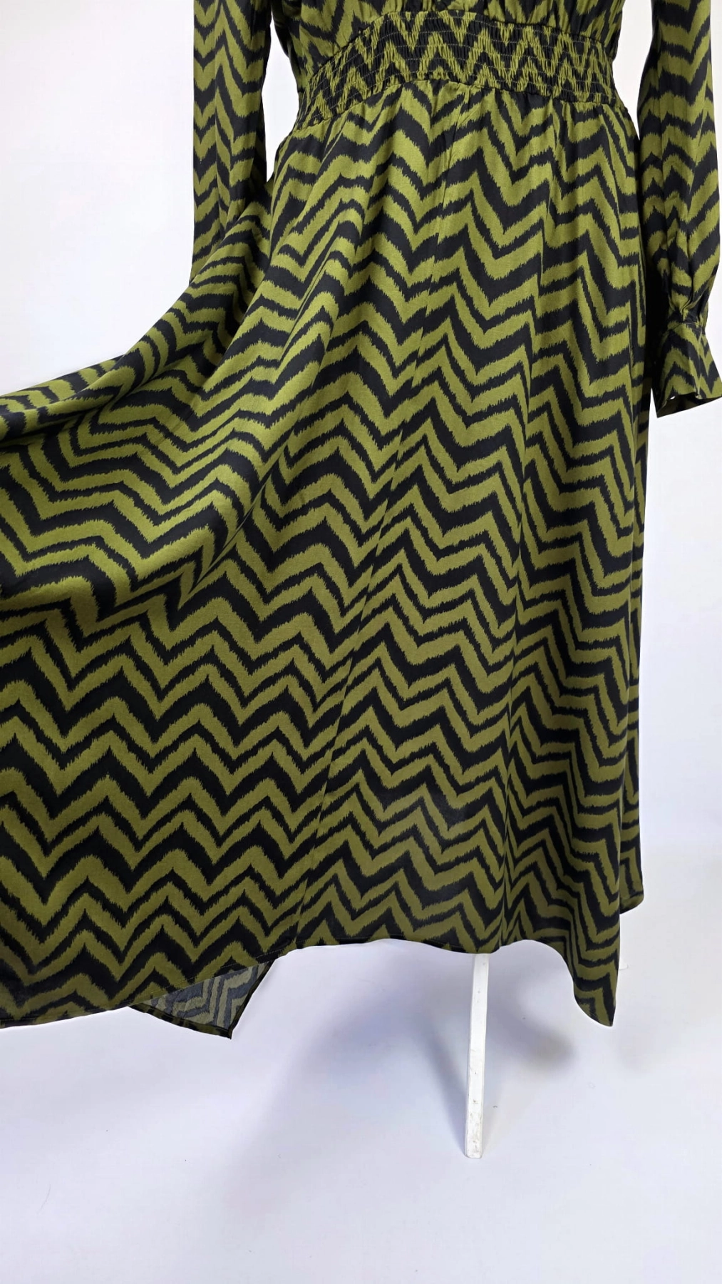 Stylowa sukienka midi w wyrazisty wzór chevron NOWA Z METKĄ rozm.46