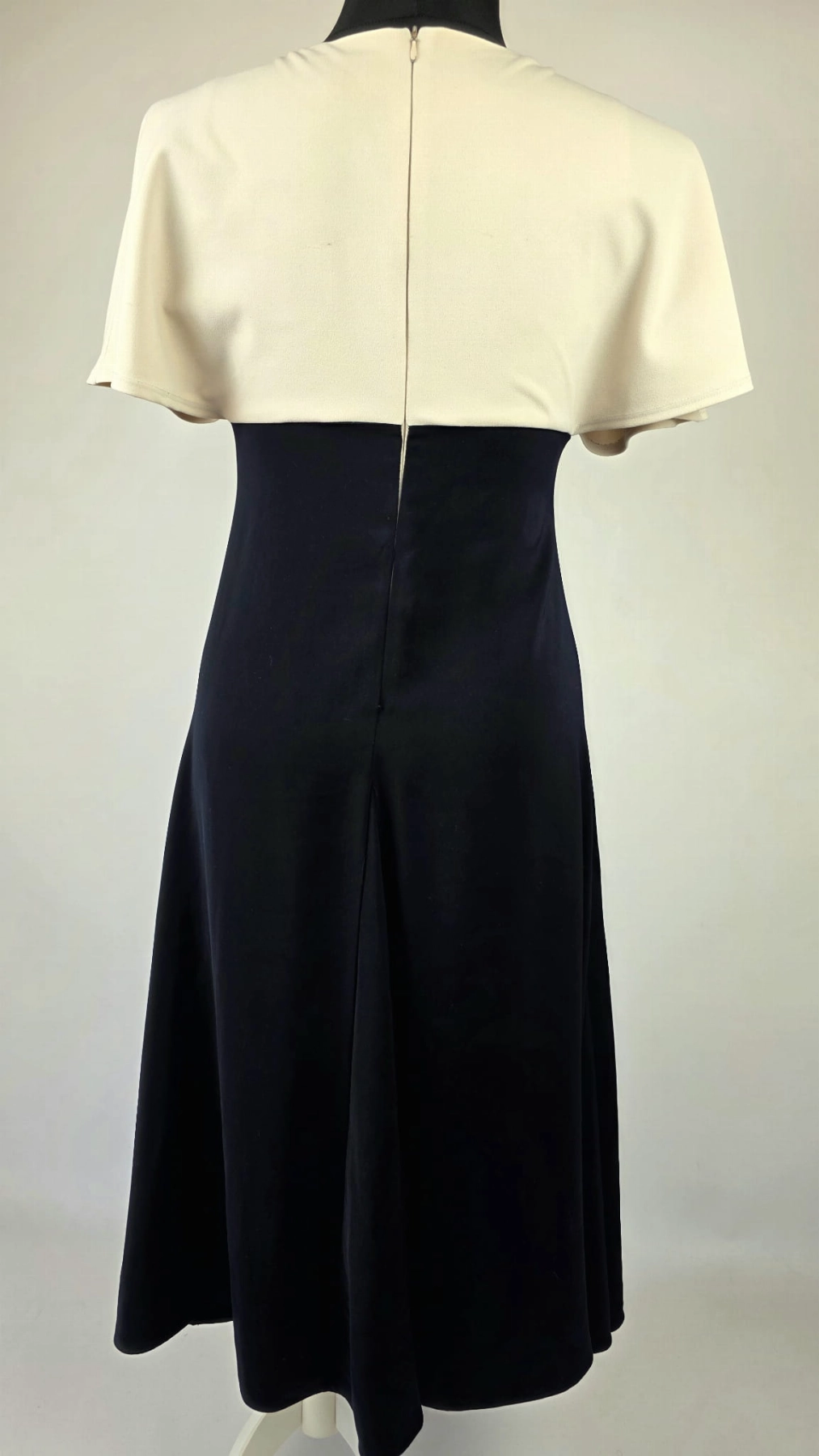 Elegancka sukienka midi