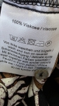Lekki kombinezon bez rękawów w egzotyczny wzór
