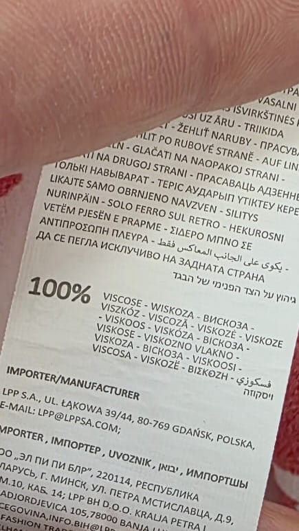 Długa sukienka w czerwone kwiaty RESERVED