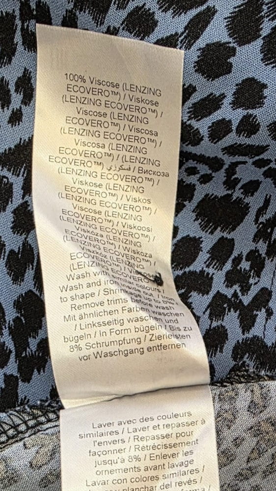 Niebieska sukienka koszulowa w czarne cętki KAFFE
