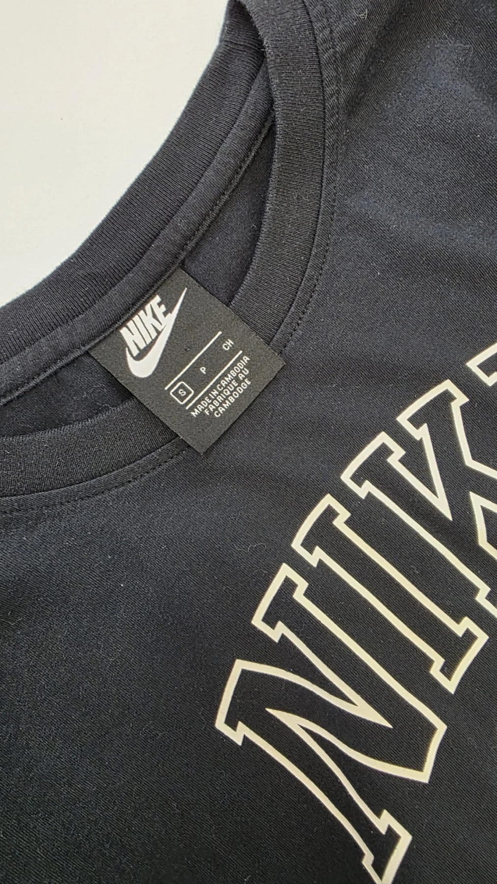 Czarna sportowa sukienka mini marki Nike