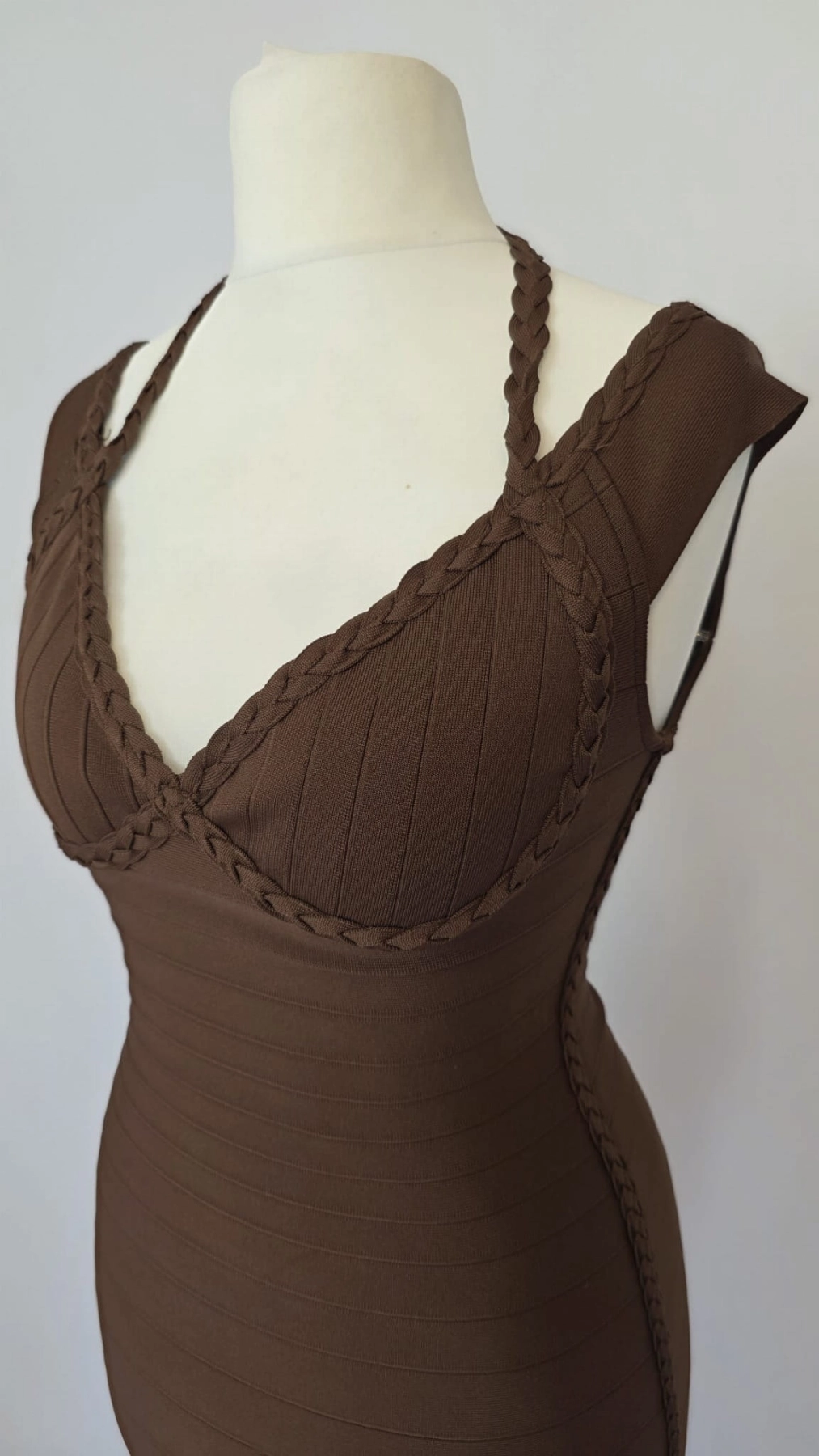 Czekoladowa sukienka bandażowa Fashion Nova