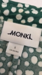 Zielona sukienka koszulowa w groszki MONKI
