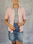 Mini spódniczka H&amp;M, klasyczny T-shirt LEVIS oraz koszula w kratkę w pudrowym różu LEE