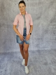 Mini spódniczka H&amp;M, klasyczny T-shirt LEVIS oraz koszula w kratkę w pudrowym różu LEE