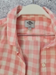 Mini spódniczka H&amp;M, klasyczny T-shirt LEVIS oraz koszula w kratkę w pudrowym różu LEE