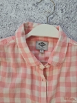 Mini spódniczka H&amp;M, klasyczny T-shirt LEVIS oraz koszula w kratkę w pudrowym różu LEE