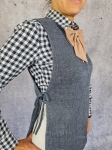 Koszula GANT w granatową kratkę, piaskowa muszka MARTHU oraz lniana kamizelka JIGSAW (100% LEN)