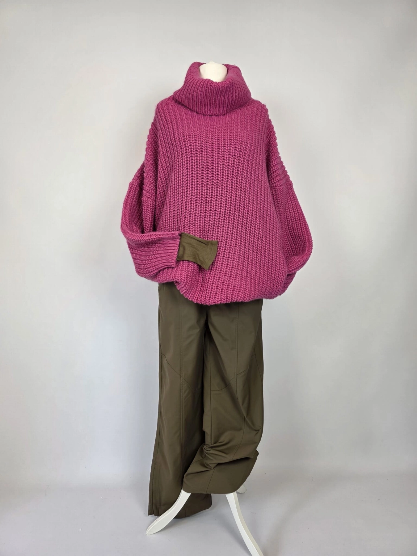 Zestaw premium: fuksjowy sweter, longsleeve i spodnie ZARA