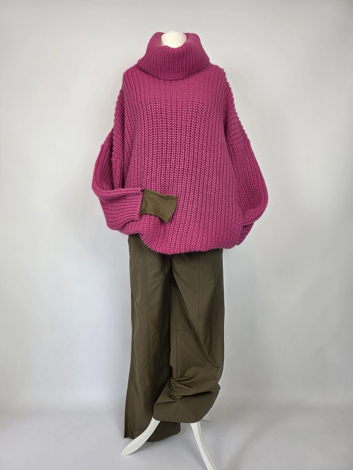 Zestaw premium: fuksjowy sweter, longsleeve i spodnie ZARA