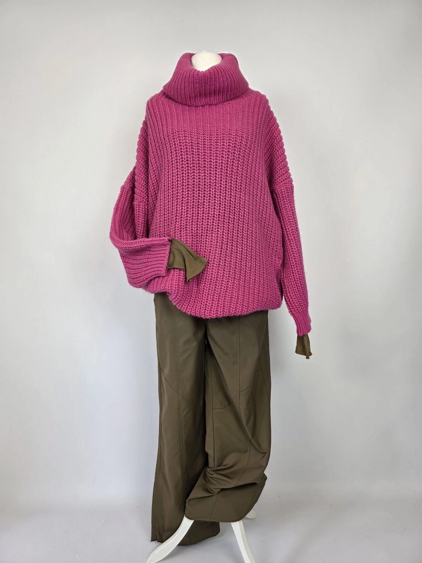 Zestaw premium: fuksjowy sweter, longsleeve i spodnie ZARA
