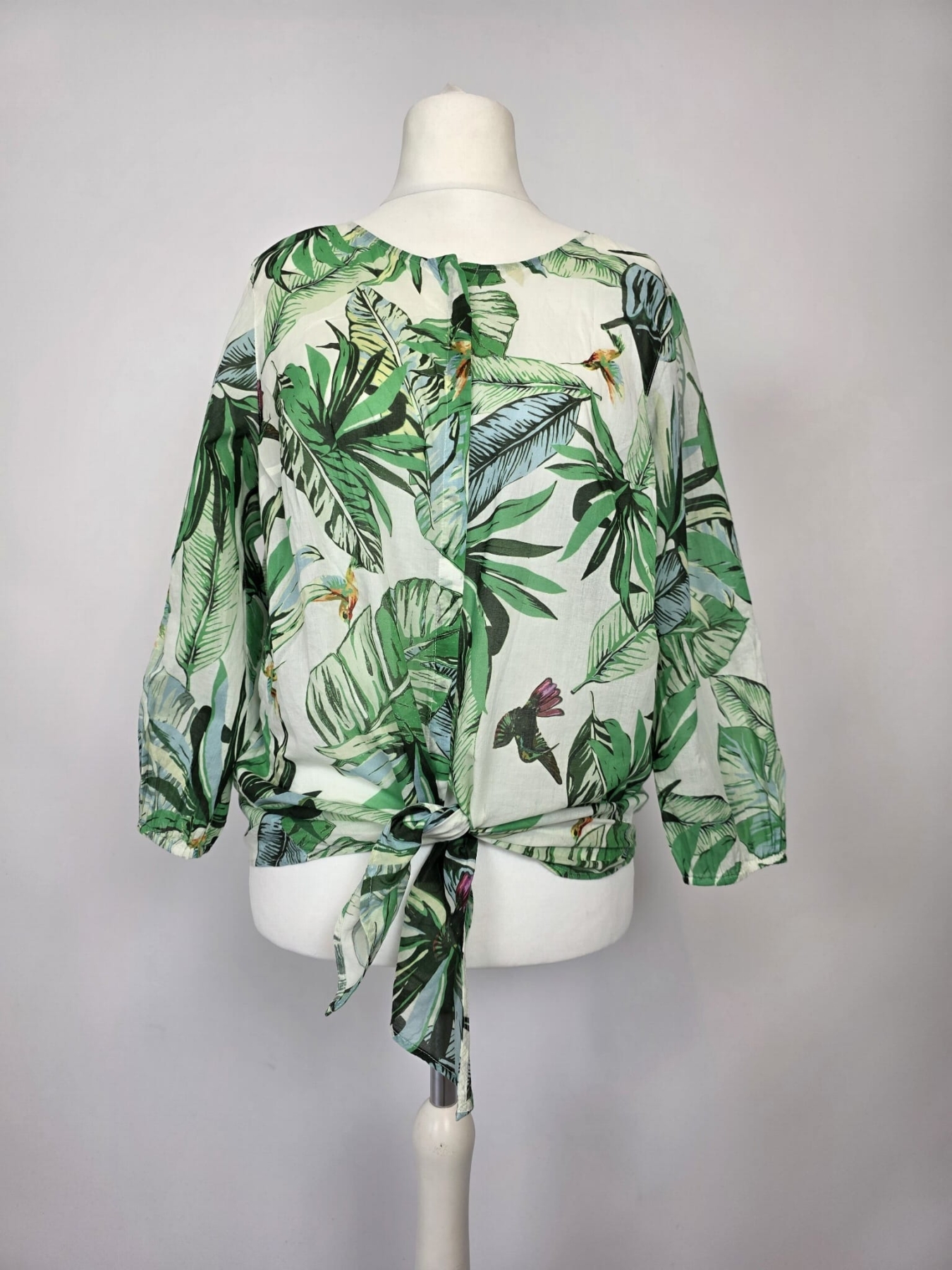 Set premium: tropikalna bluzka, jeansy i sweter rozm. 42
